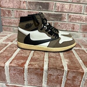Mens Travis Scott & Jordan 1 retro high Mocha sneakers size 12